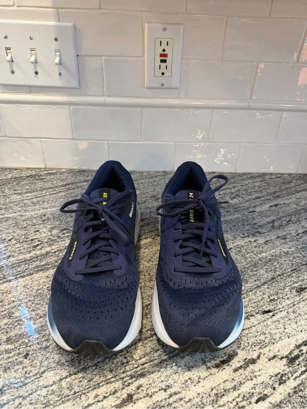 Men’s Brooks Adrenaline 24 Size 11.5 2E/Wide